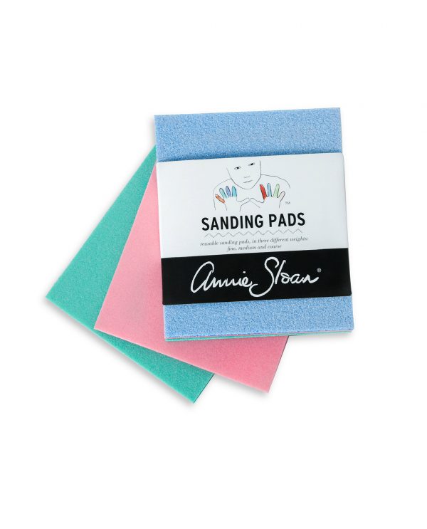 Sanding Pads von Annie Sloan in verschiedenen Stärken sind für die Bearbeitung der Kreidefarbe geeignet
