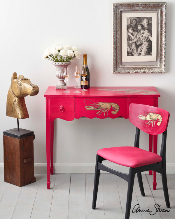 Tisch und Stuhl gestrichen mit Annie Sloan Capri Pink