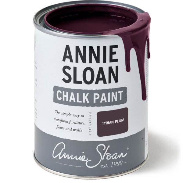 Farbdose offen mit der Kreidefarbe Chalk Paint im Farbton Tyrian Plum von Annie Sloan